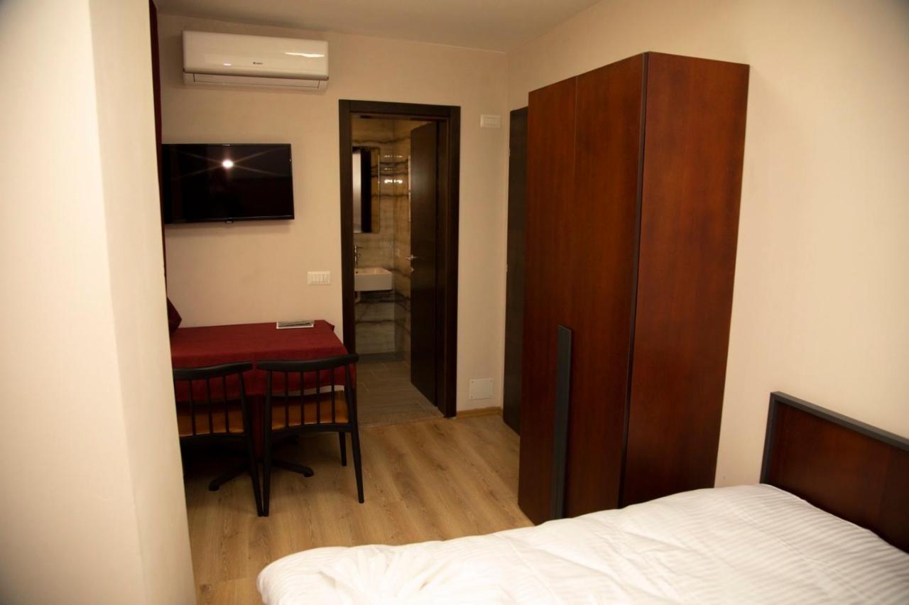 Hotel Oferta Prizren Esterno foto