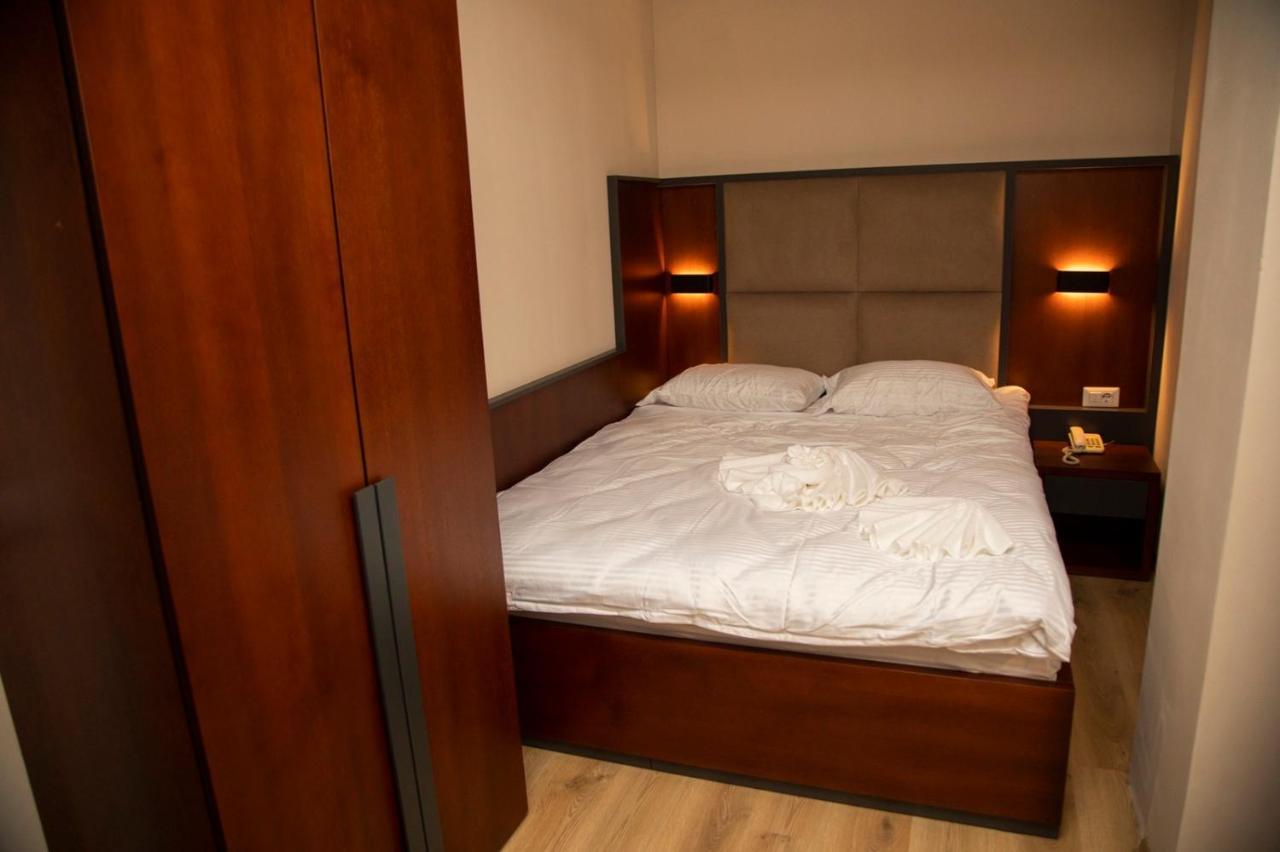 Hotel Oferta Prizren Esterno foto