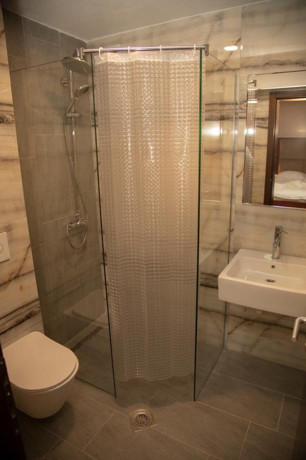 Hotel Oferta Prizren Esterno foto