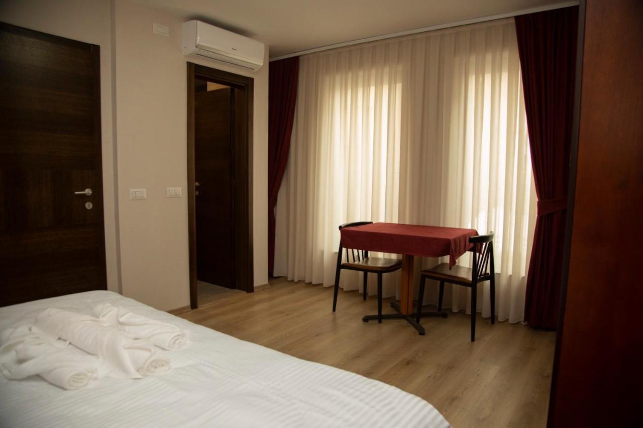 Hotel Oferta Prizren Esterno foto