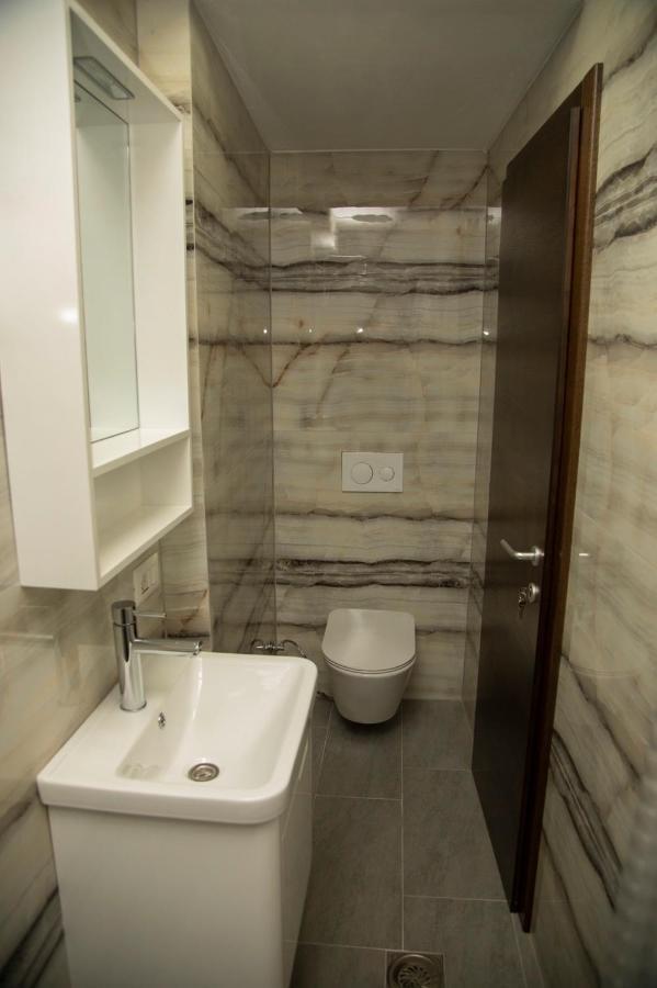 Hotel Oferta Prizren Esterno foto