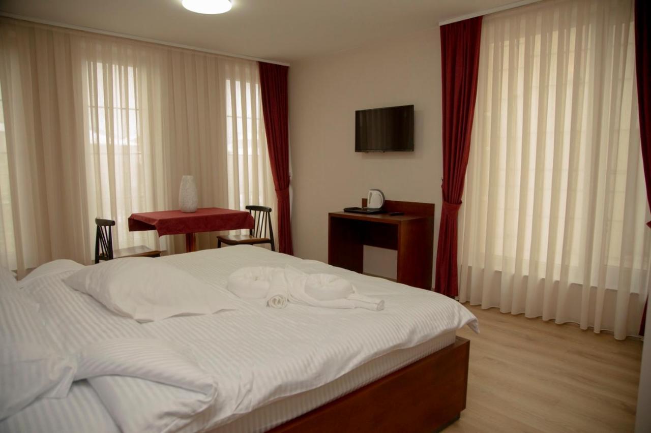 Hotel Oferta Prizren Esterno foto